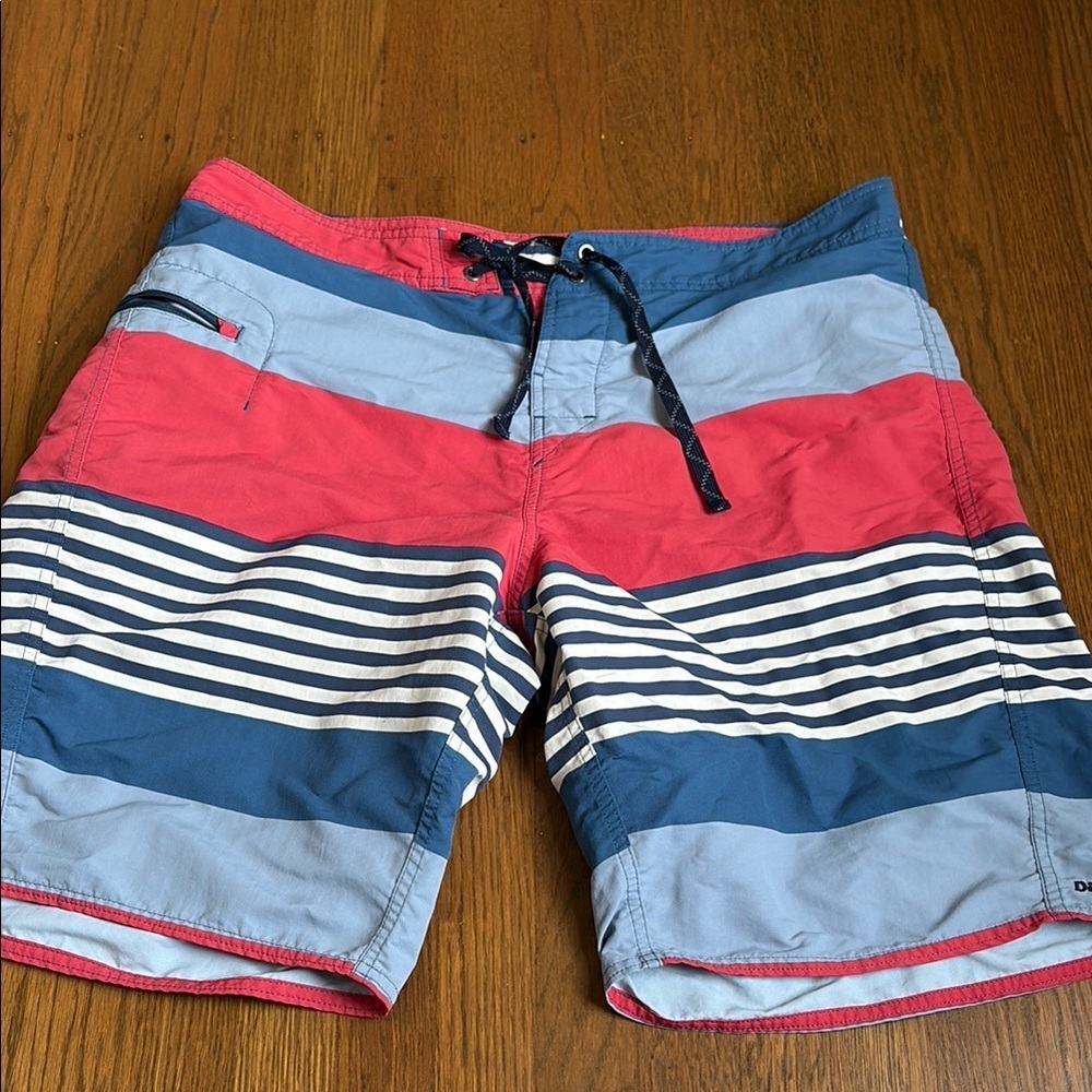 Patagonia Men's Wavefarer Board Shorts size 36